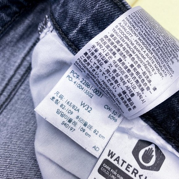 LEVIs Women's Wedgie Jeans Premium Denim Vintage Style Black Plus Size 32 - Picture 14 of 14